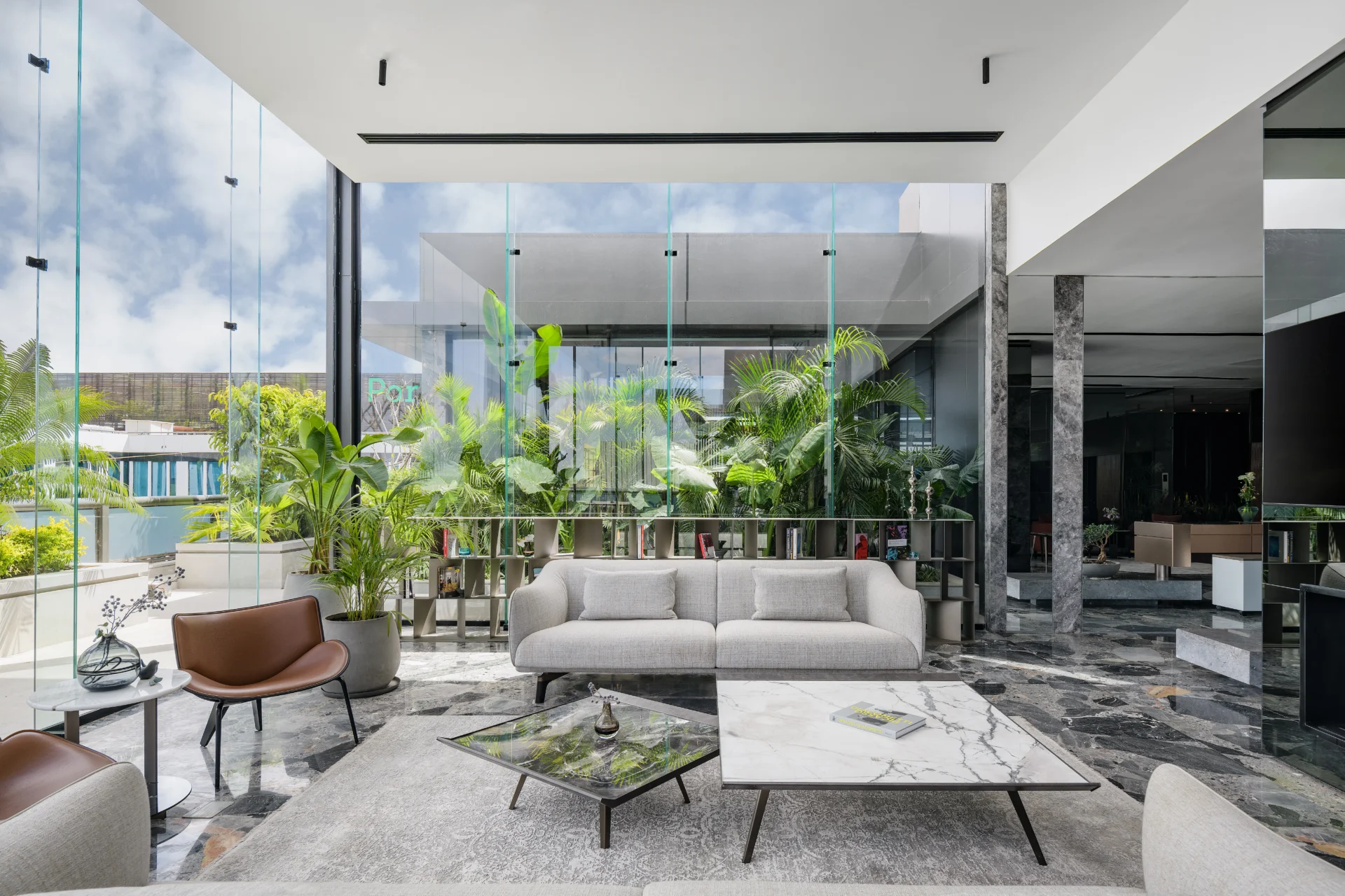 Sky_Investments_Office_01