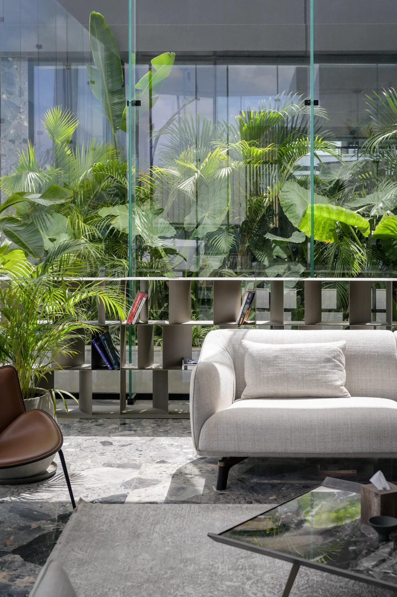 Sky_Investments_Office_02