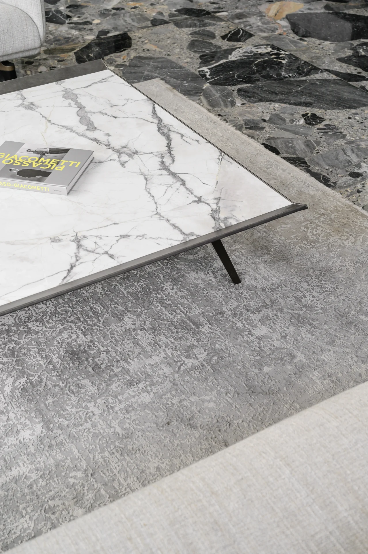 Sky_Investments_Office_06