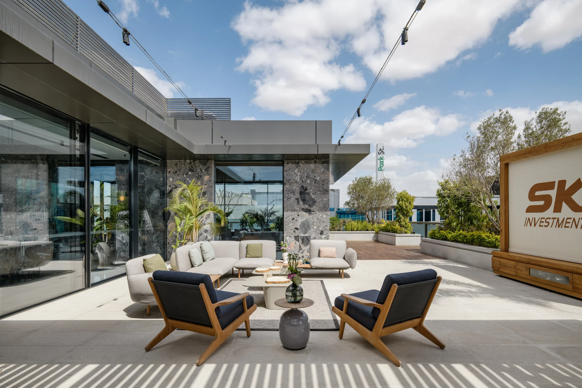 Sky_Investments_Office_11