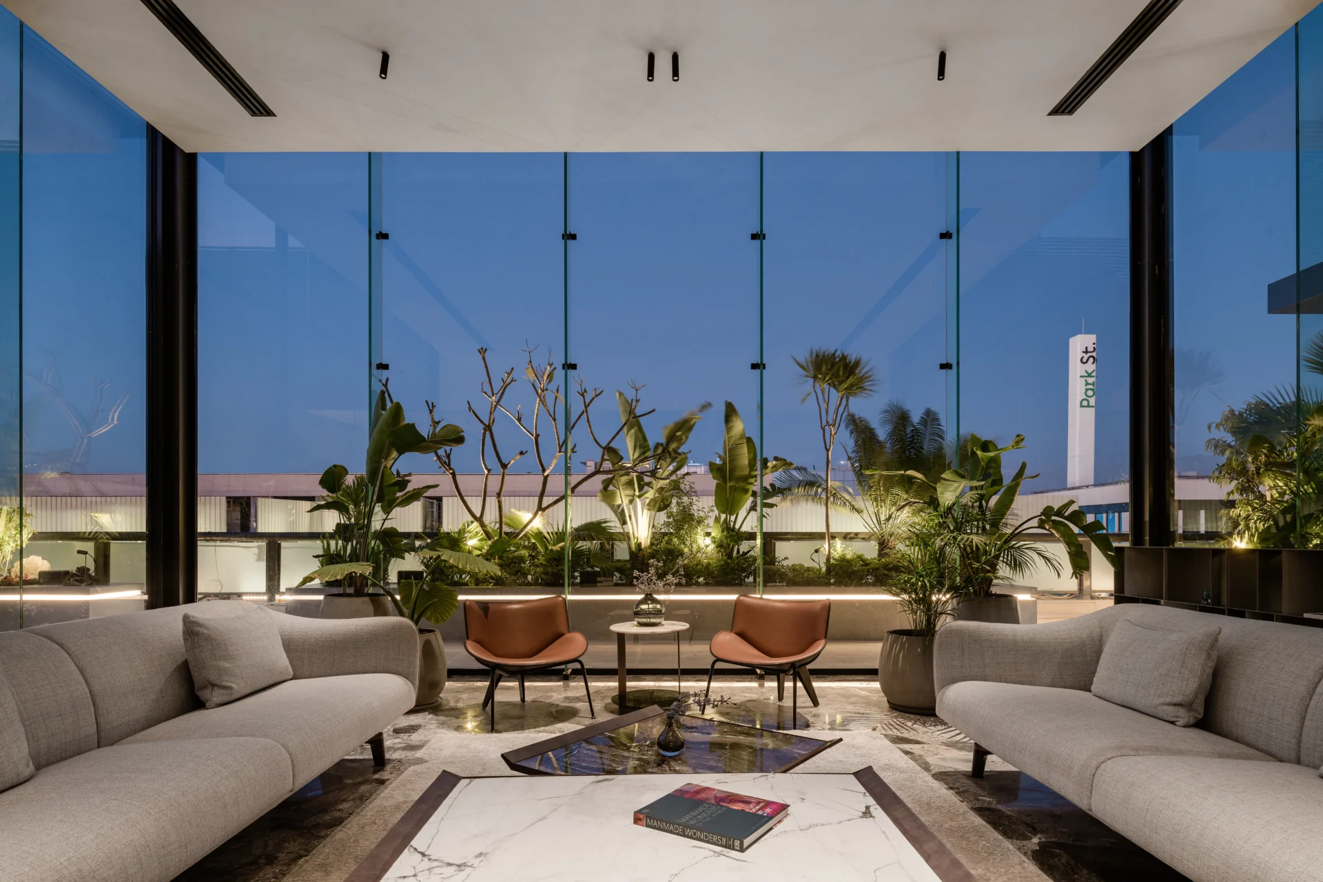 Sky_Investments_Office_60